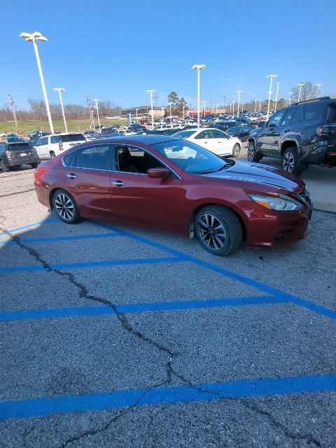 Used 2017 Nissan Altima 2.5 SV image 3