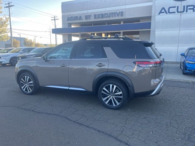 Used 2023 Nissan Pathfinder Platinum AWD/4WD image 6