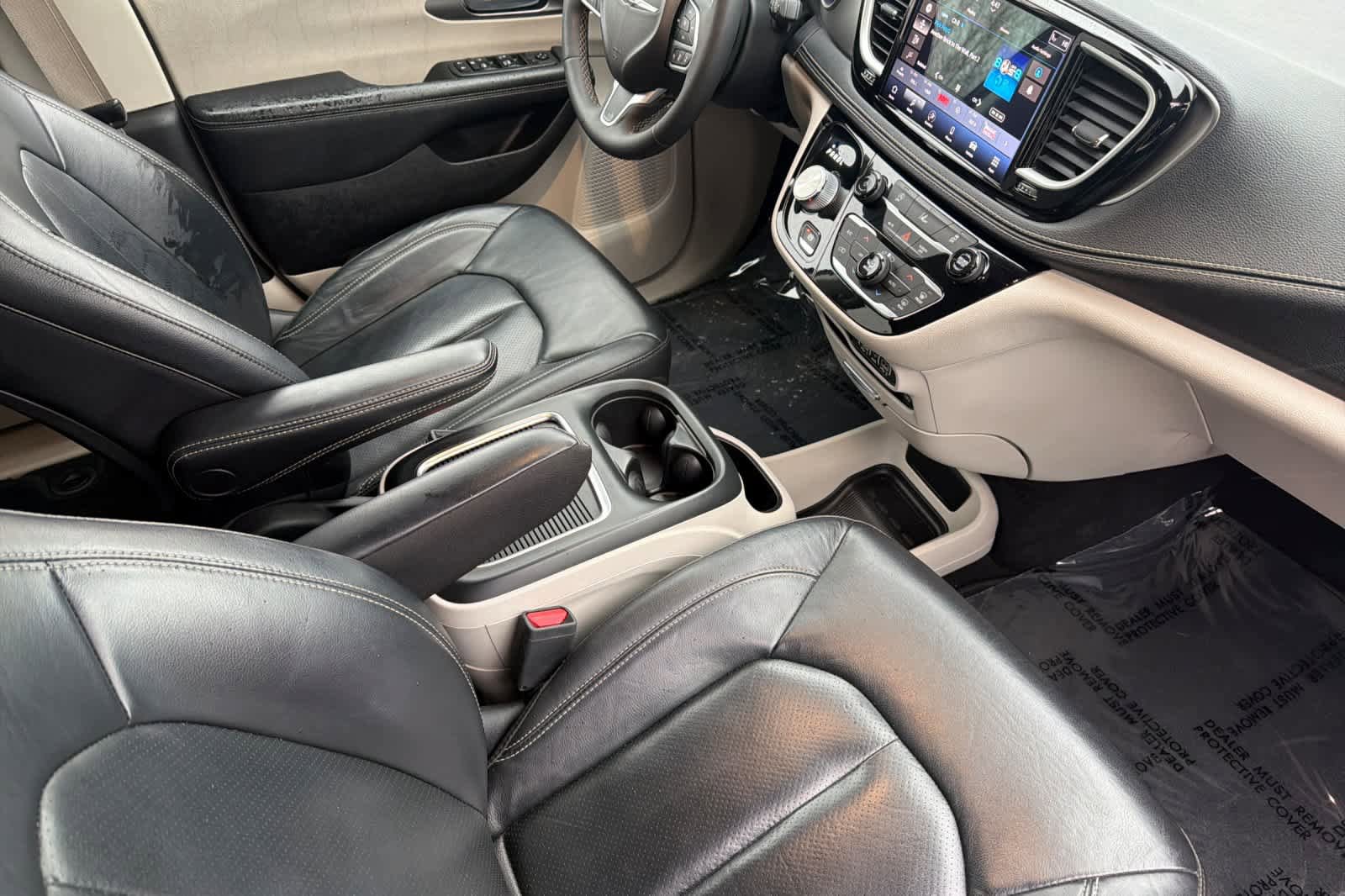 Used 2022 Chrysler Pacifica Touring-L image 15