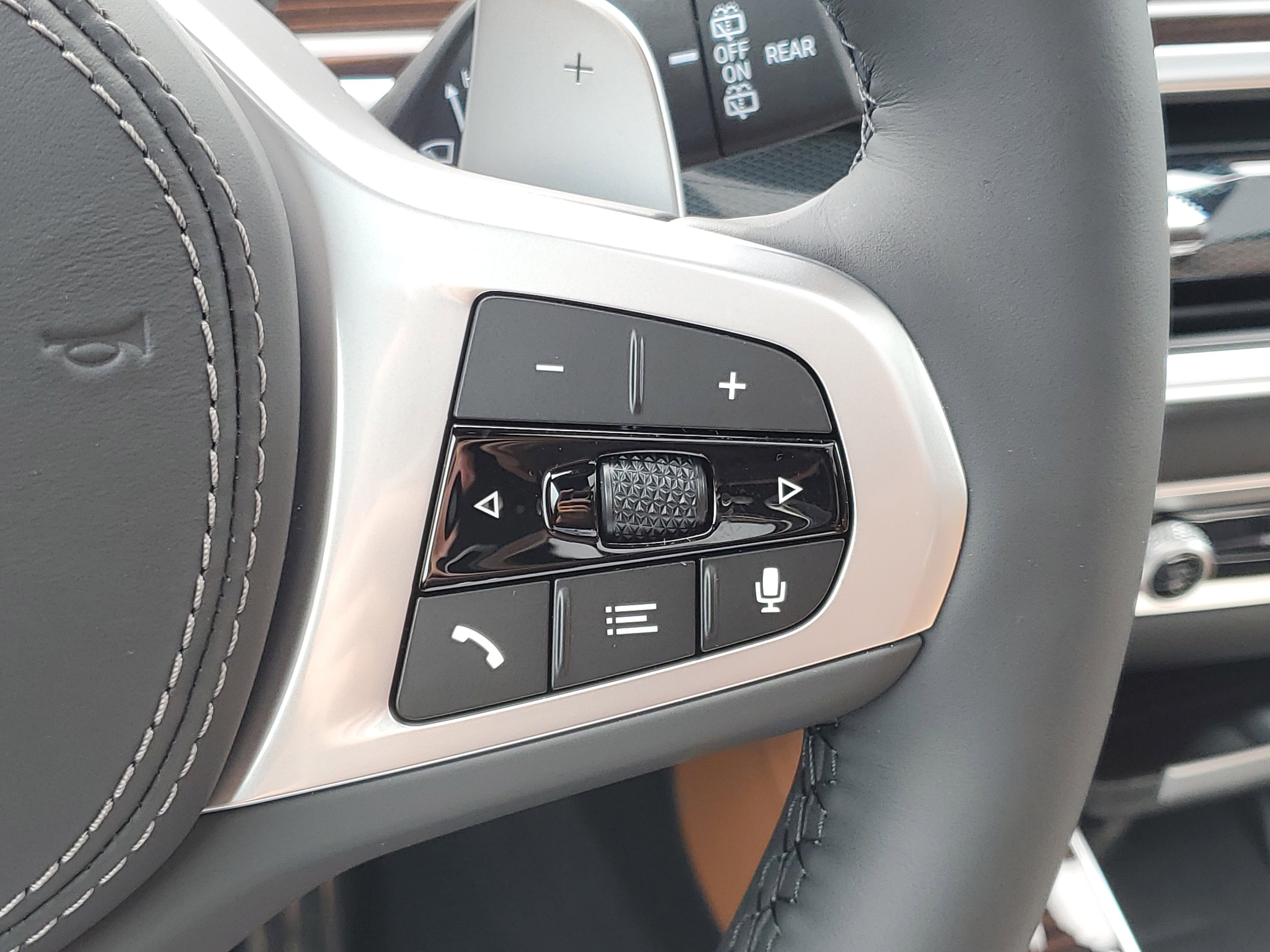 New 2026 BMW X5 xDrive40i w/ M Sport Package AWD/4WD image 13