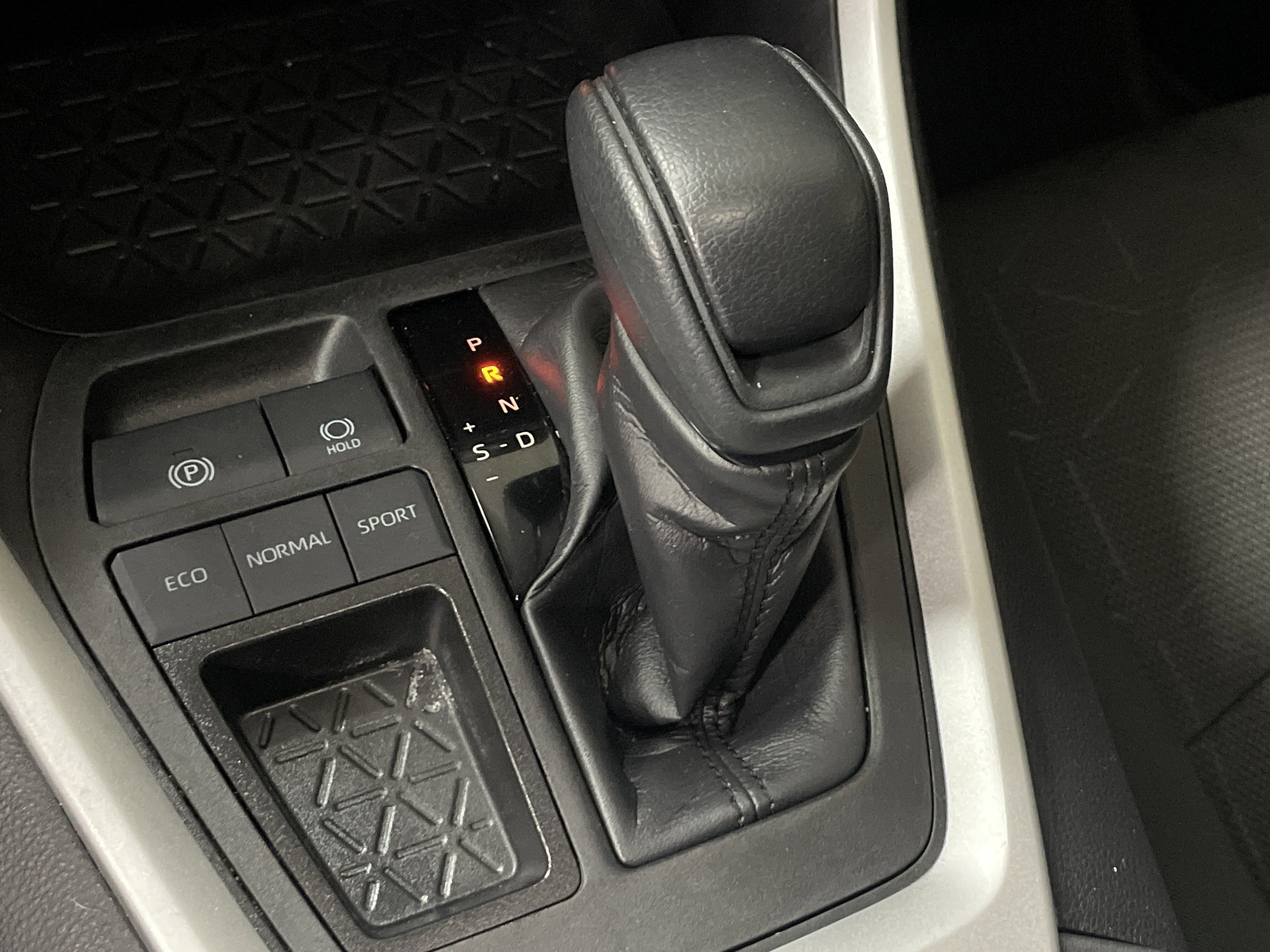 Used 2023 Toyota RAV4 XLE w/ Convenience Package FWD image 26