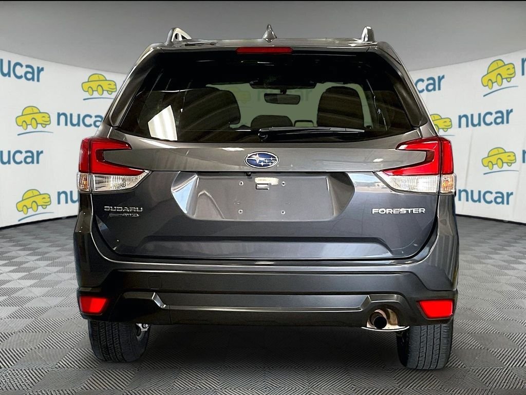 Used 2023 Subaru Forester Premium AWD/4WD image 5