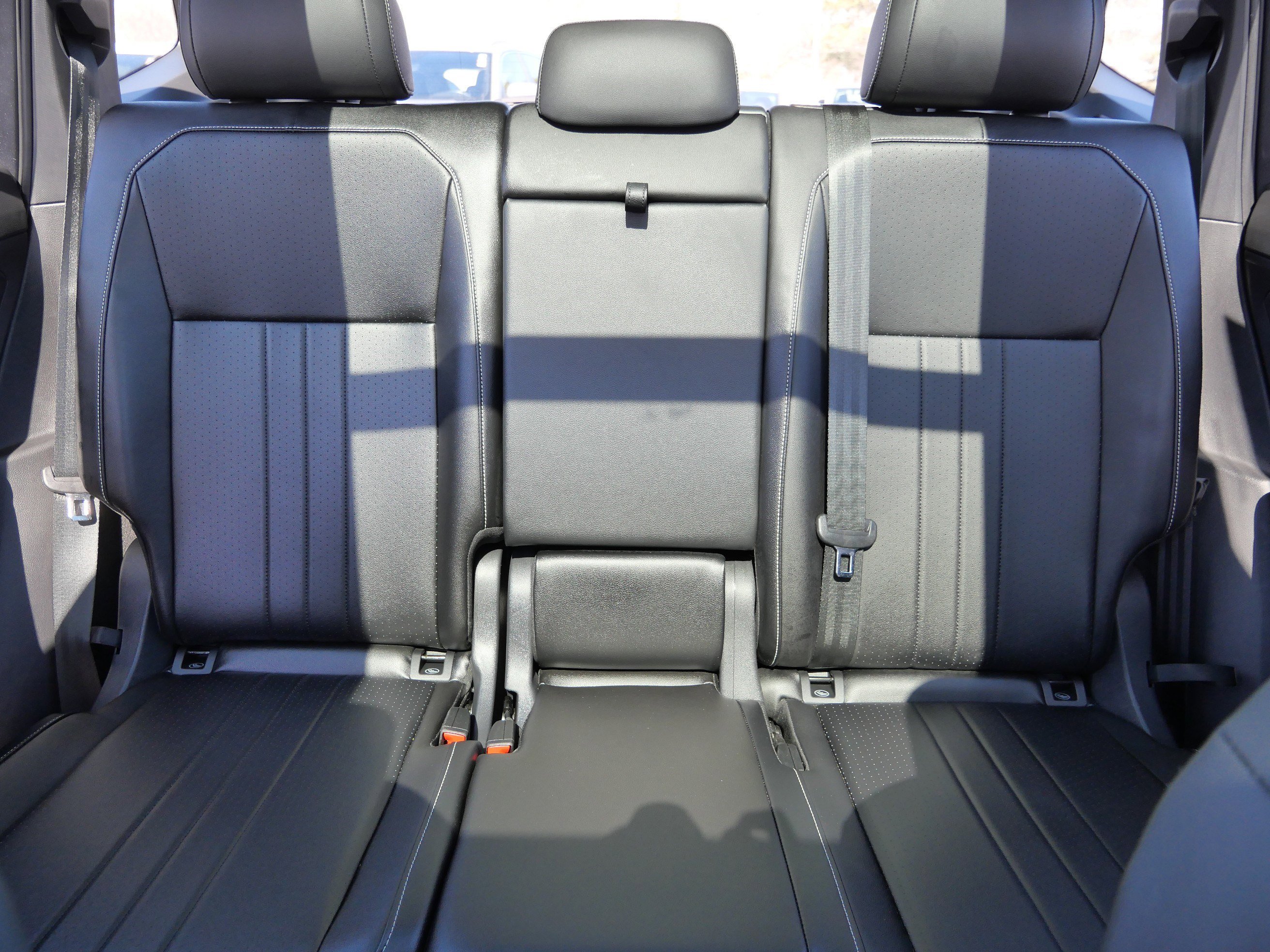 Certified 2023 Volkswagen Tiguan SE R-Line image 13