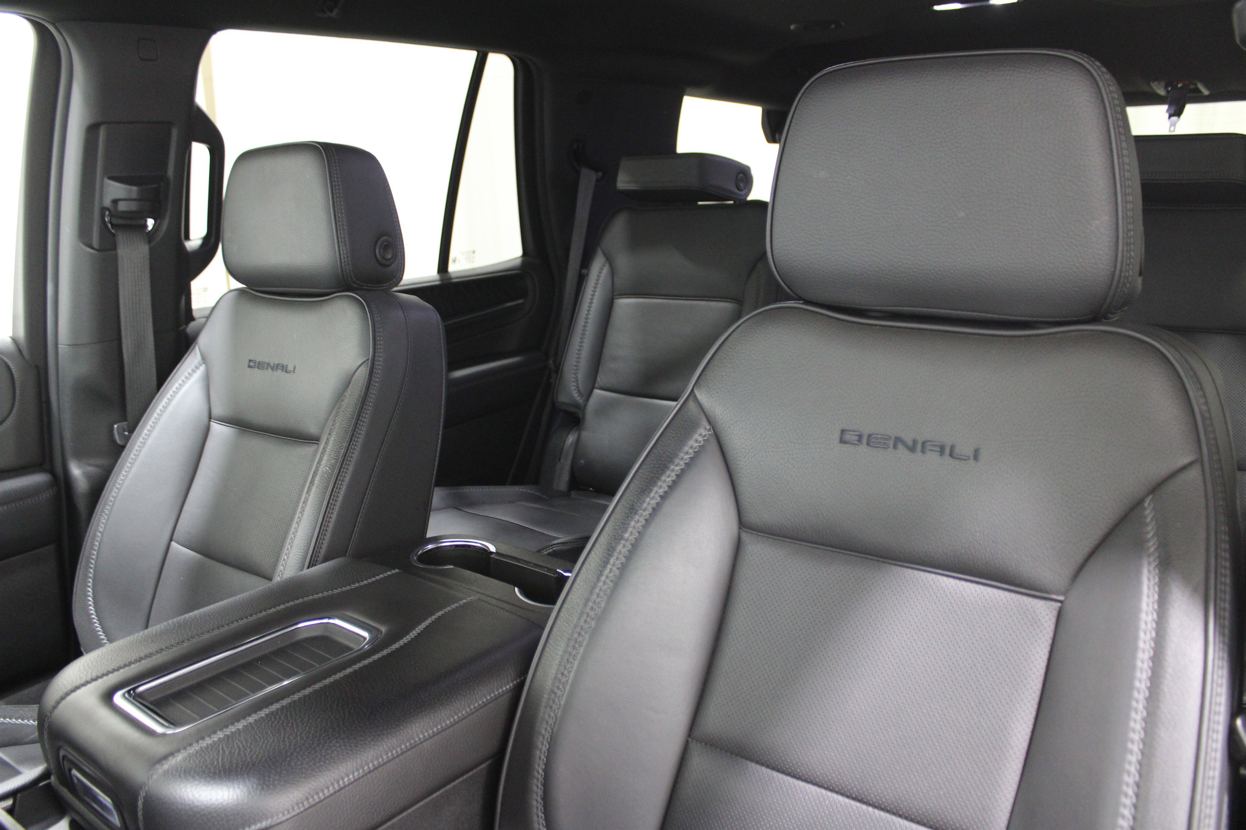 Used 2024 GMC Yukon Denali image 5