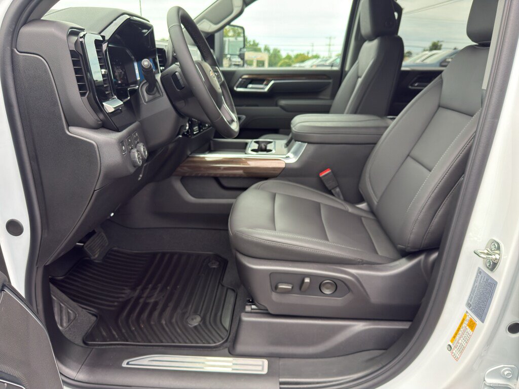 New 2026 Chevrolet Silverado 2500 LT w/ All Star Edition AWD/4WD image 8
