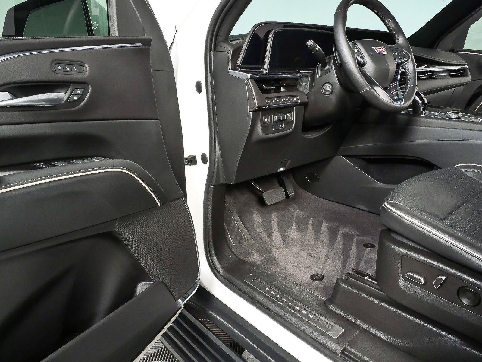 Used 2023 Cadillac Escalade Sport w/ Touring Package AWD/4WD image 8