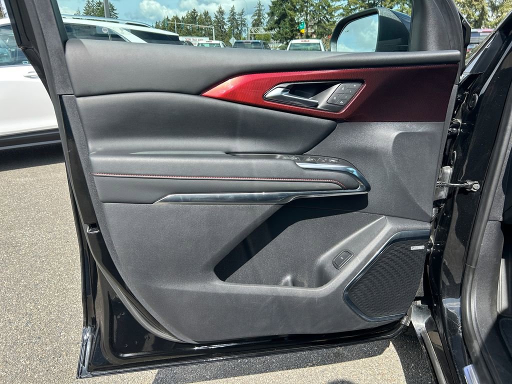Used 2024 Chevrolet Traverse RS image 20