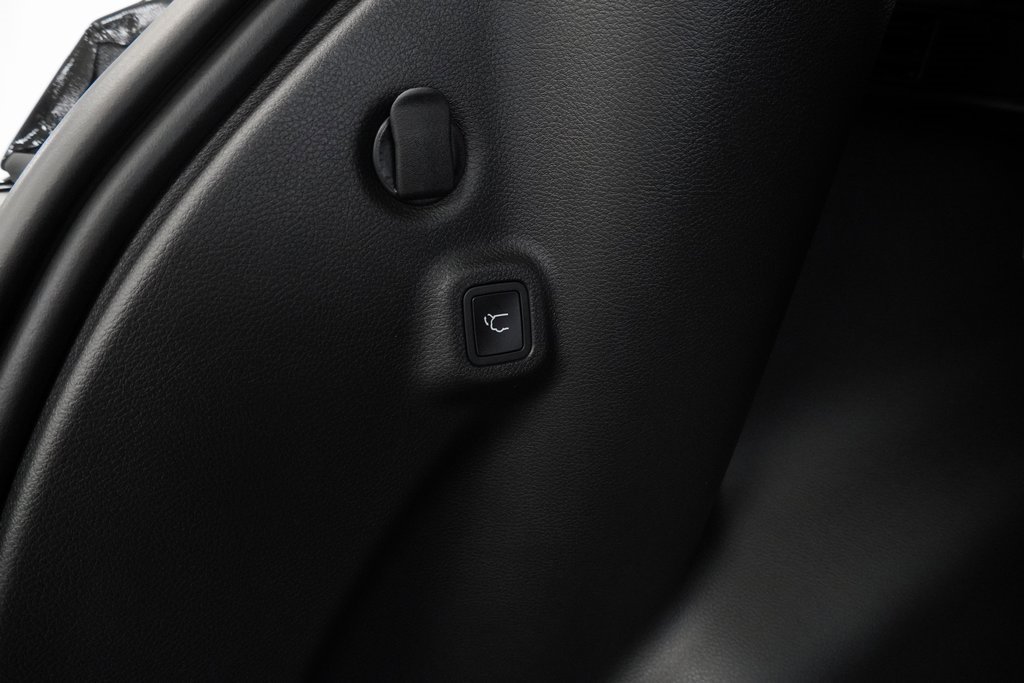 Certified 2025 Jeep Compass Latitude w/ Convenience Group image 41