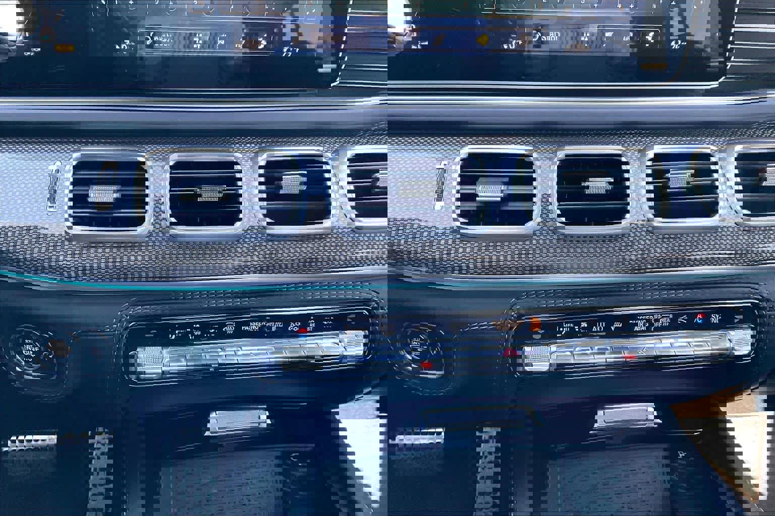 Used 2023 Mercedes-Benz GLE 53 AMG 4MATIC Coupe image 31