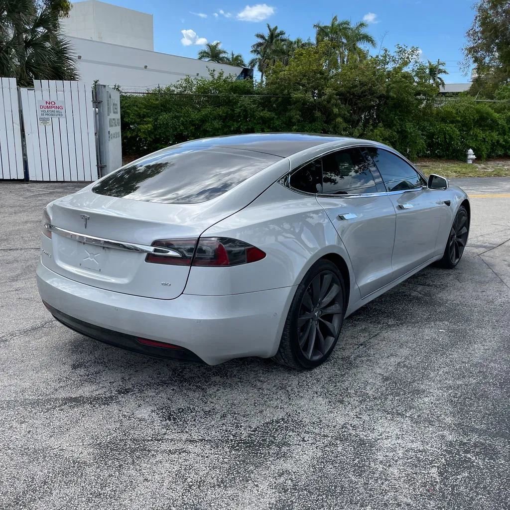 Used 2017 Tesla Model S 75 RWD image 3