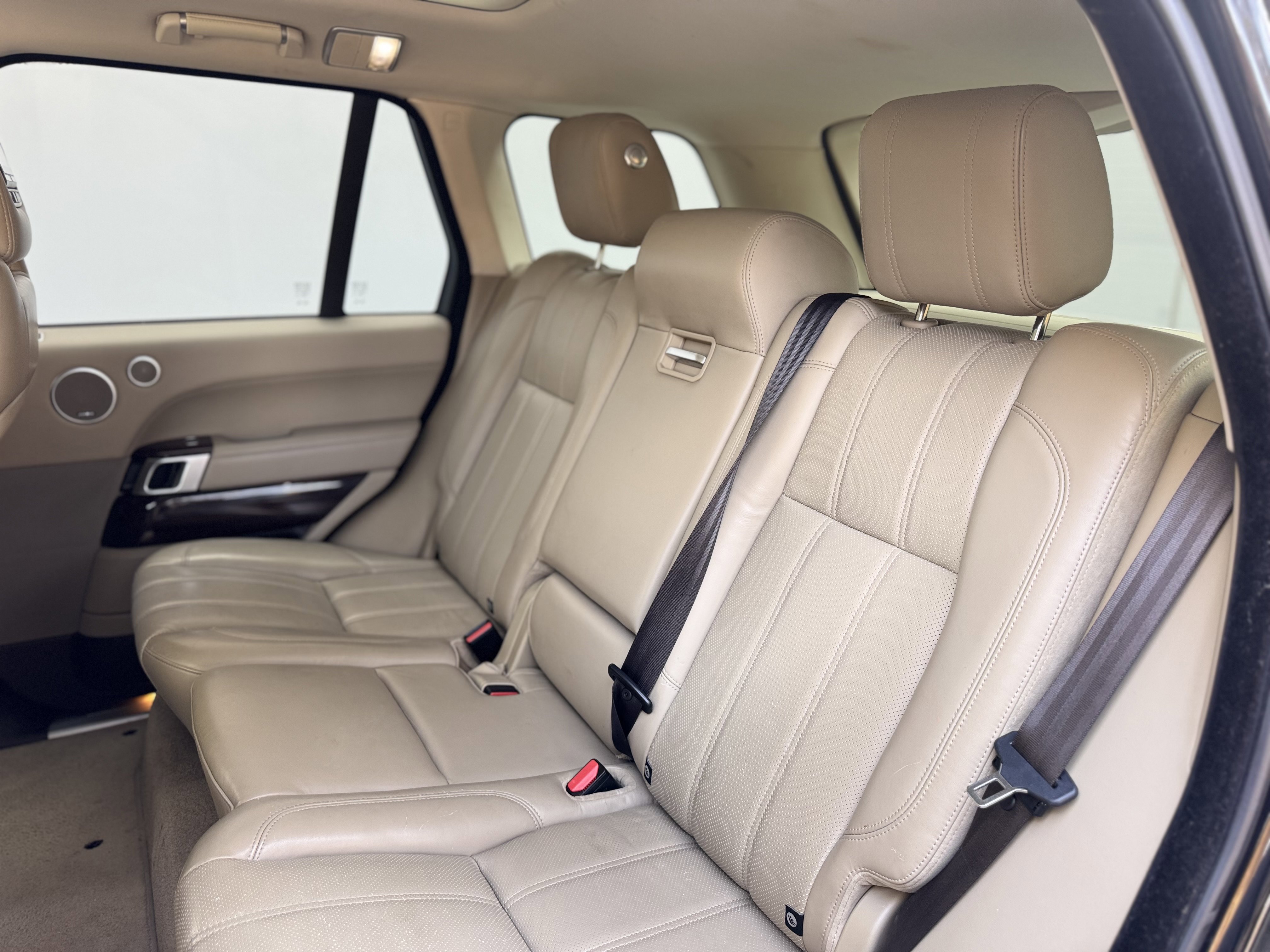 Used 2015 Land Rover Range Rover HSE image 21