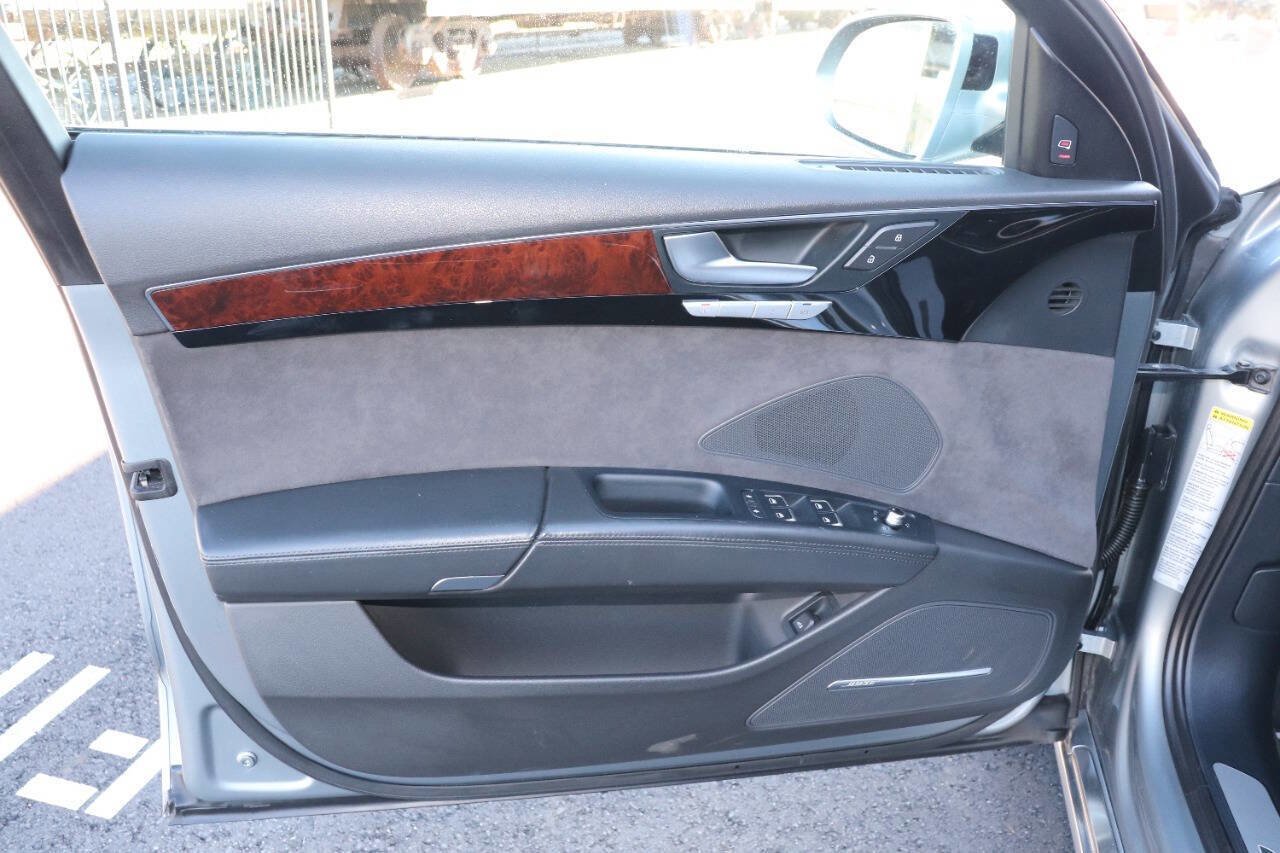 Used 2013 Audi A8 L 3.0T w/ Driver Assistance Pkg image 16