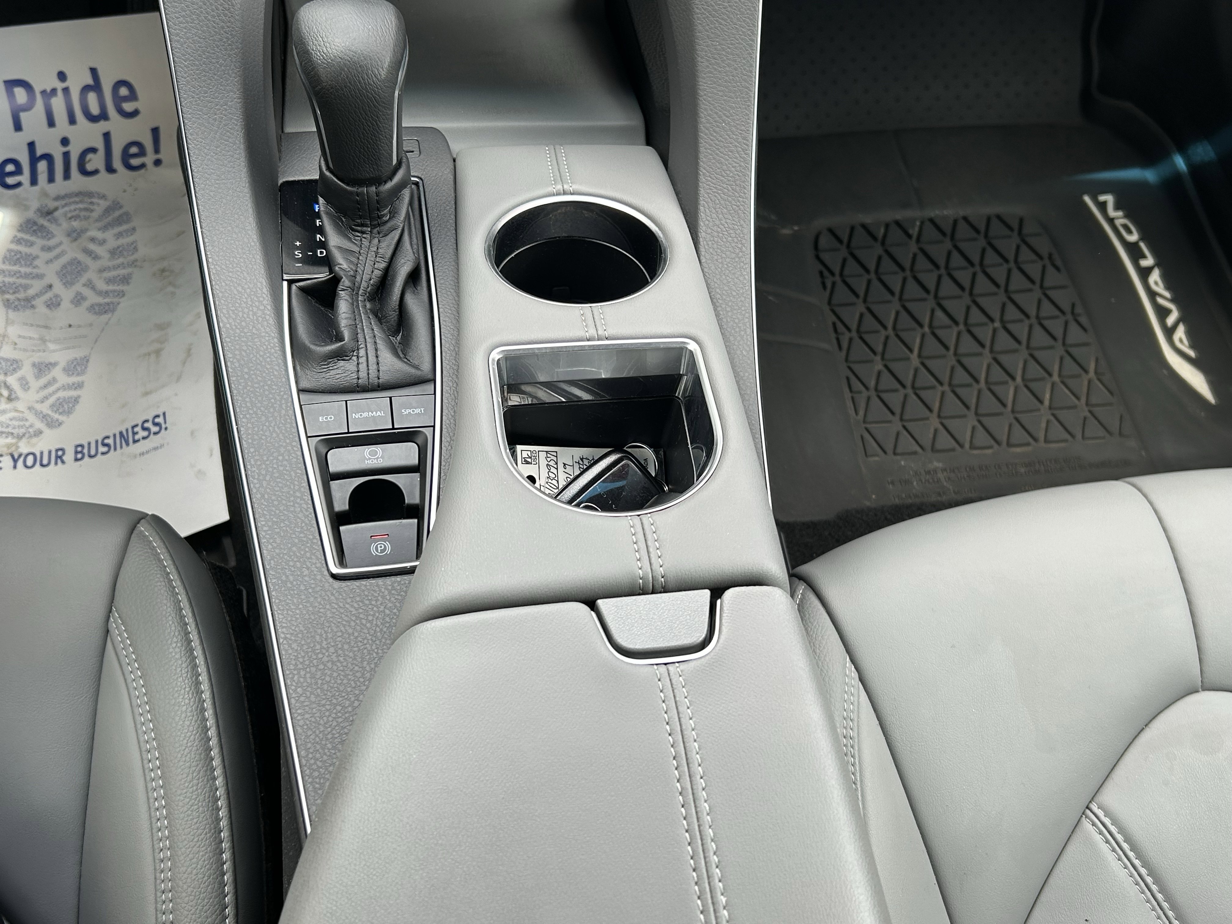 Certified 2019 Toyota Avalon XLE w/ Moonroof Package FWD image 24