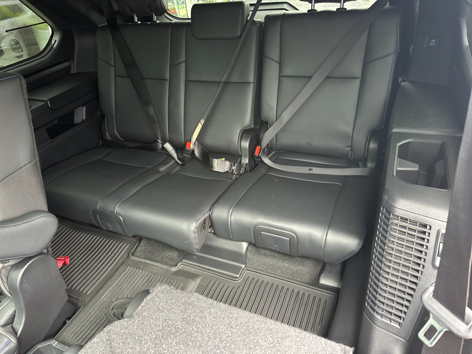 Used 2024 Toyota Sequoia Platinum AWD/4WD image 15