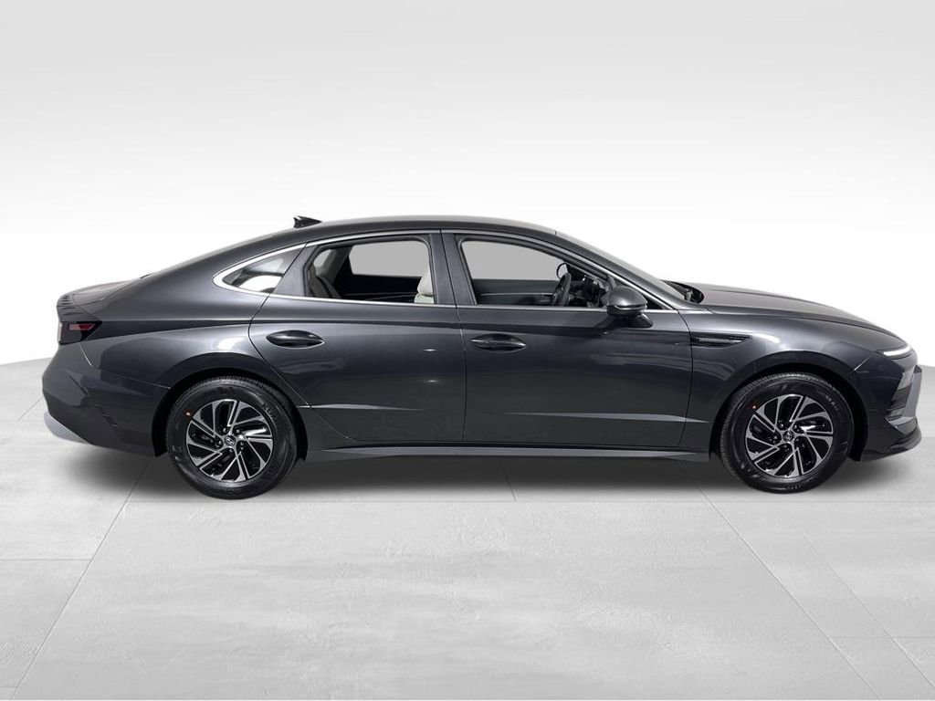New 2026 Hyundai Sonata Blue FWD image 6