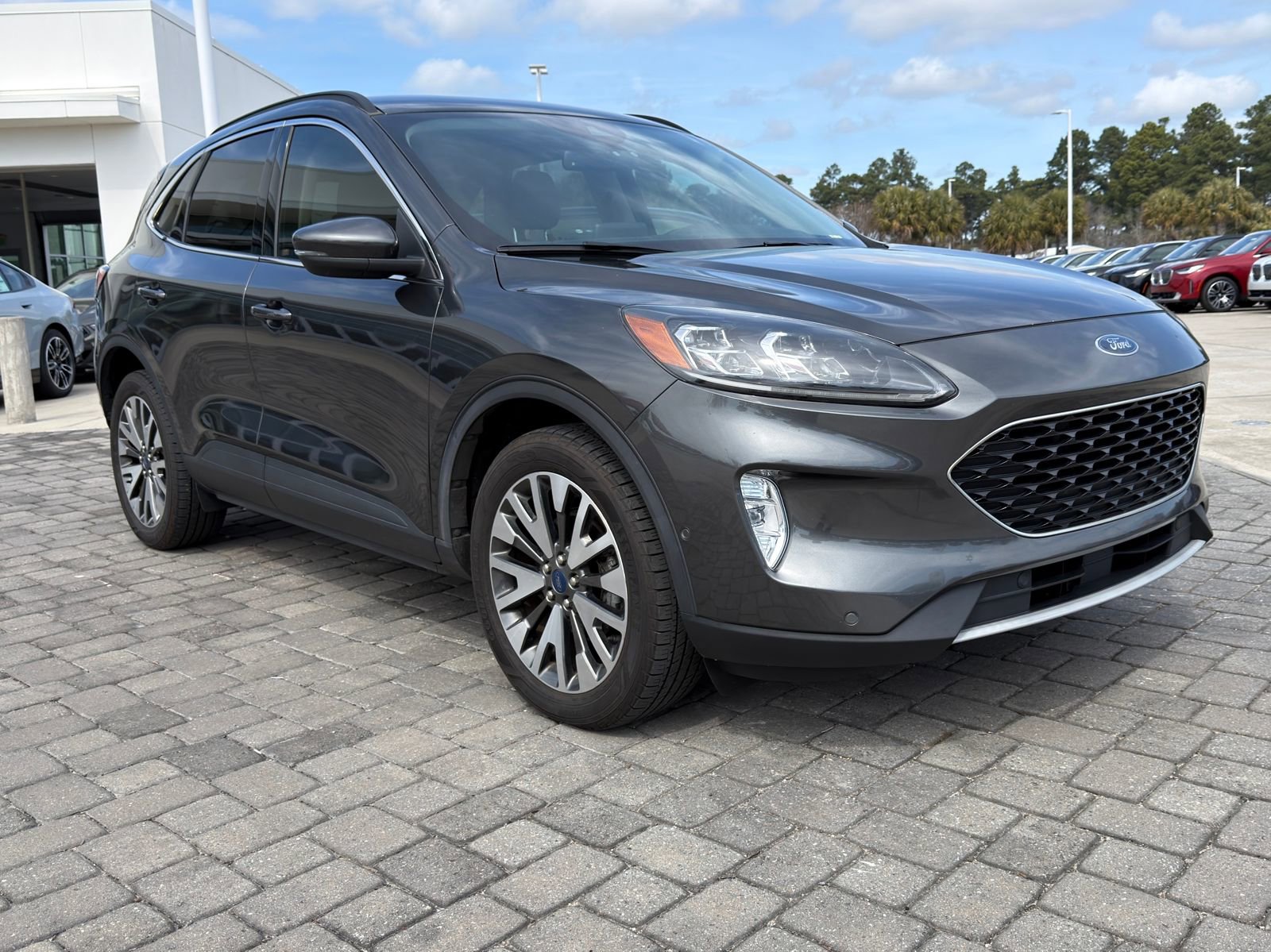 Used 2020 Ford Escape Titanium image 7