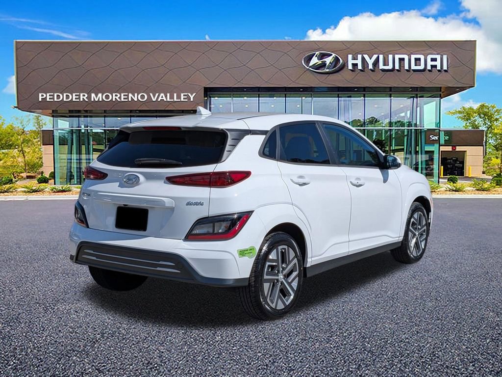 Certified 2023 Hyundai Kona SE w/ Cargo Package image 4