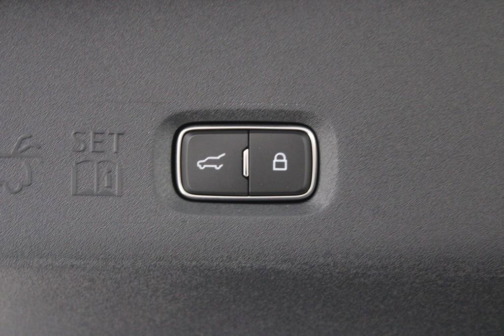 New 2026 Lincoln Navigator Reserve AWD/4WD image 17