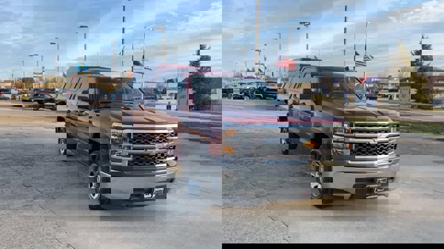 Used 2014 Chevrolet Silverado 1500 W/T w/ Trailering Package image 3