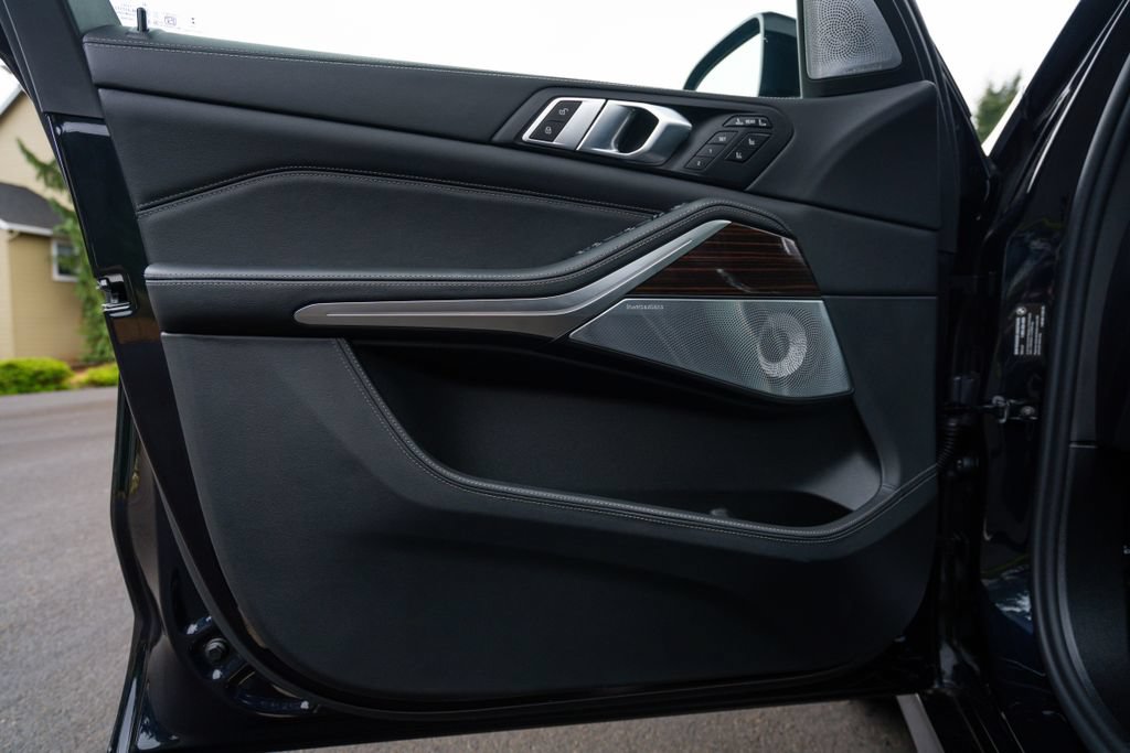 Used 2026 BMW ALPINA XB7 AWD/4WD image 9