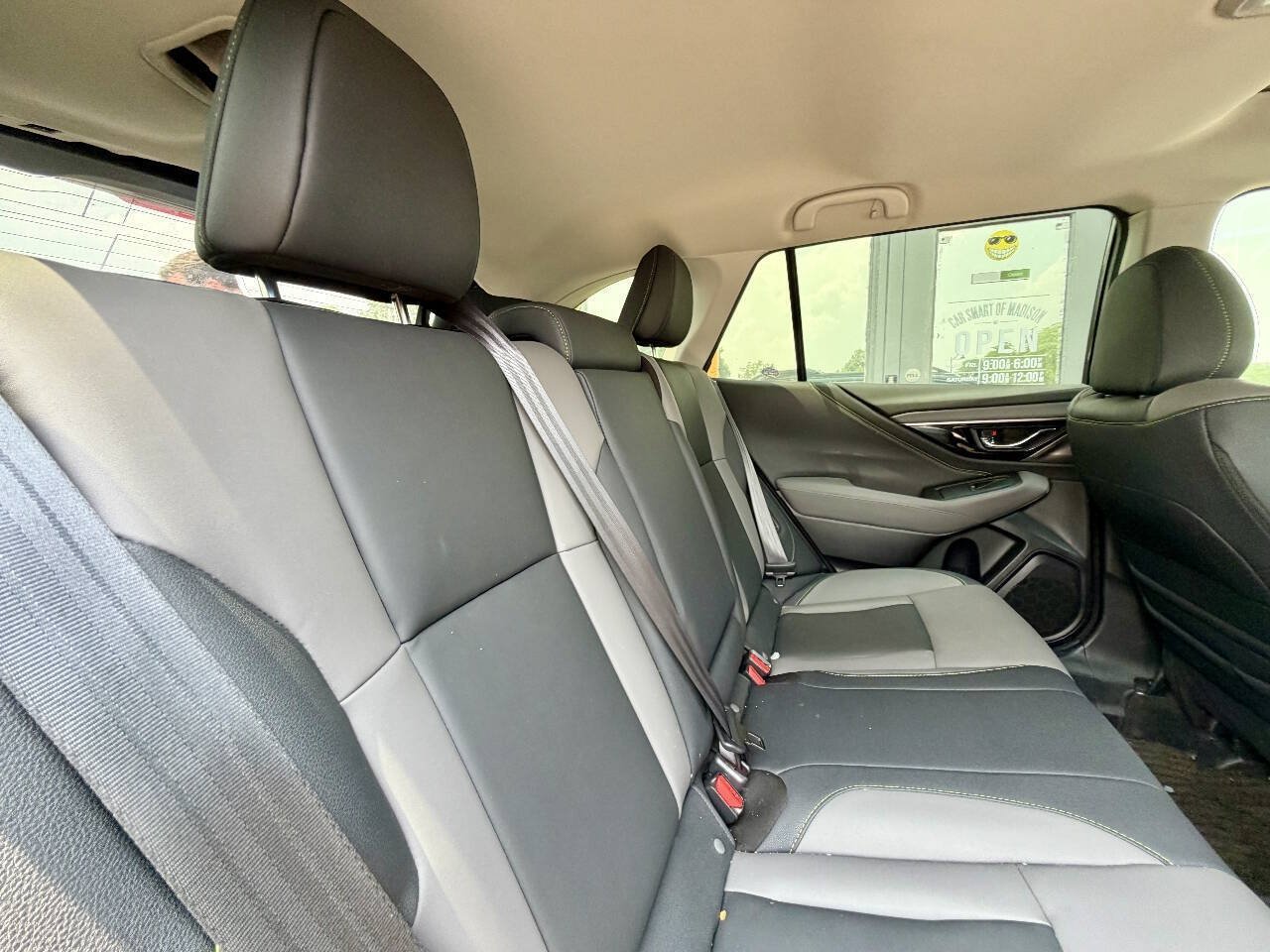 Used 2025 Subaru Outback Onyx Edition AWD/4WD image 26