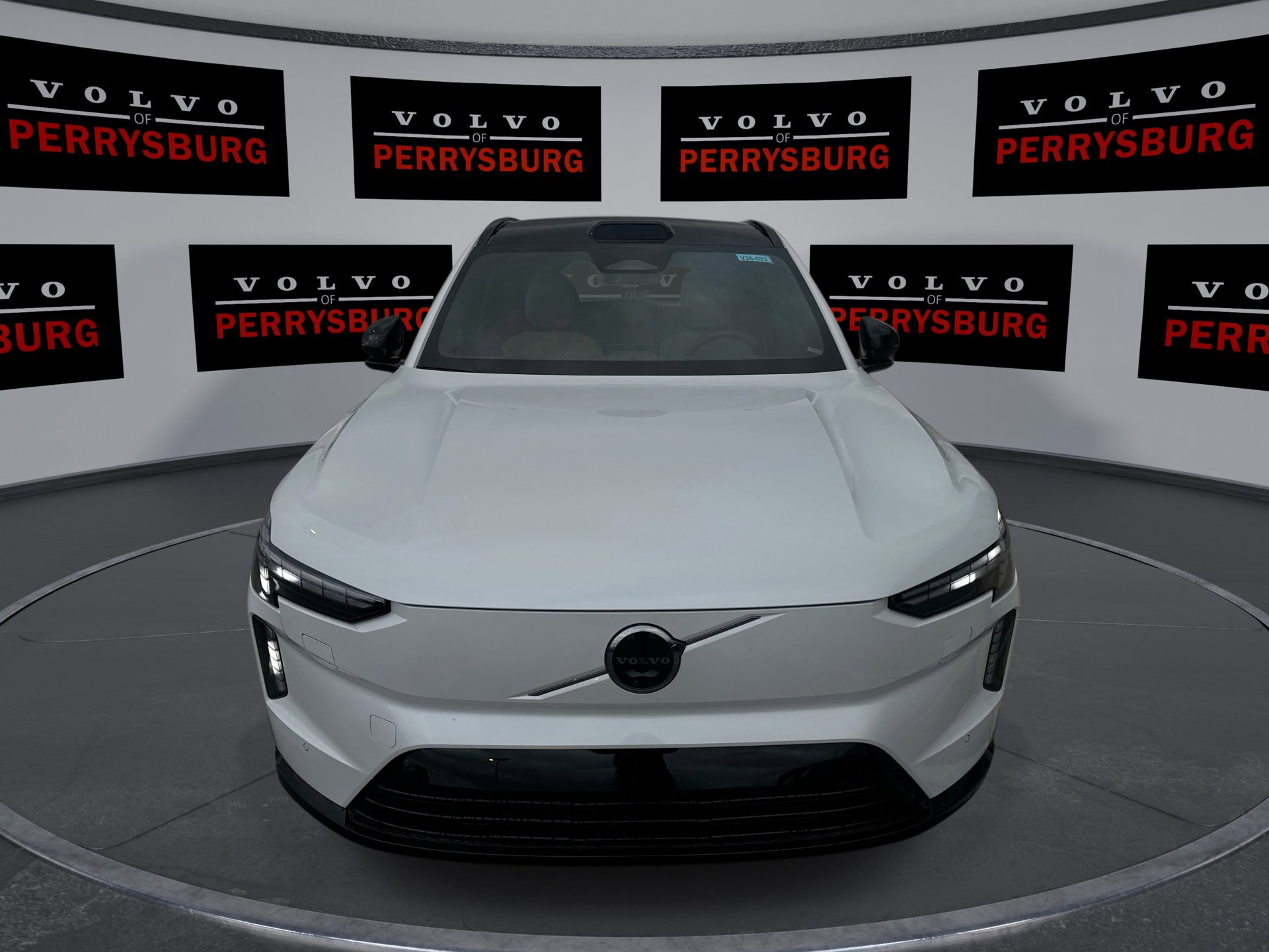 New 2025 Volvo EX90 Plus image 3