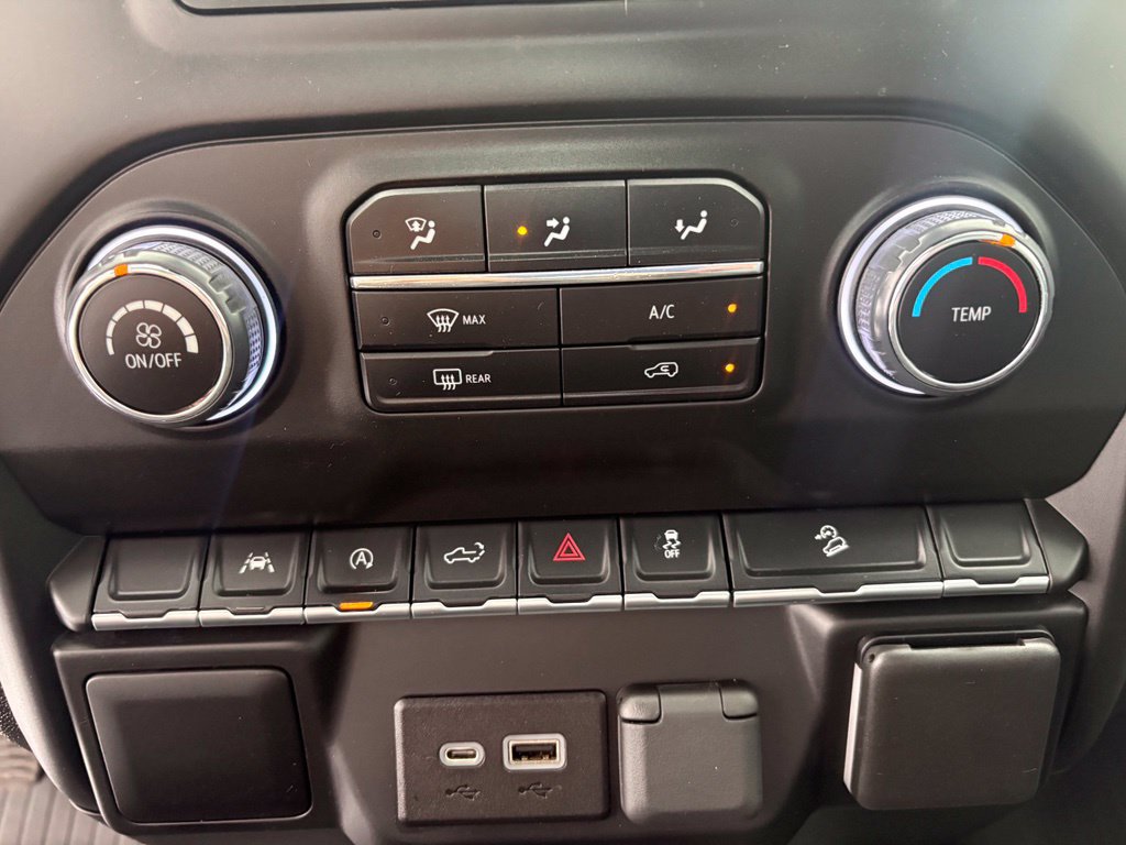 Used 2022 Chevrolet Silverado 1500 Custom Trail Boss w/ LPO, Dark Essentials Package AWD/4WD image 10