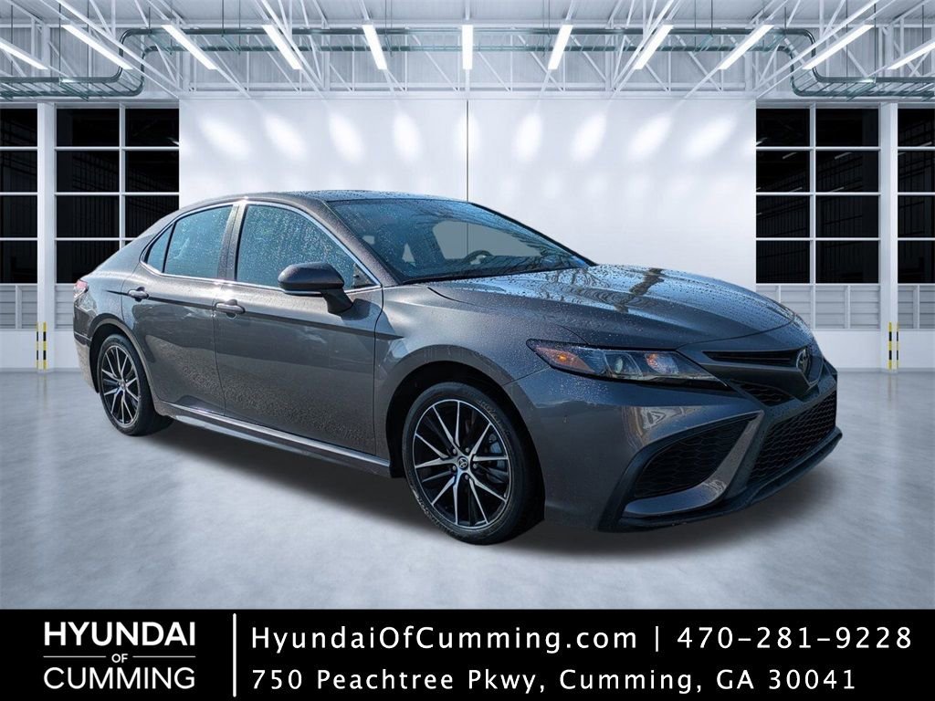 Used 2023 Toyota Camry SE FWD image 1