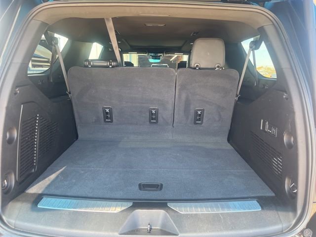 Used 2024 GMC Yukon XL Denali w/ Denali Reserve Package image 8