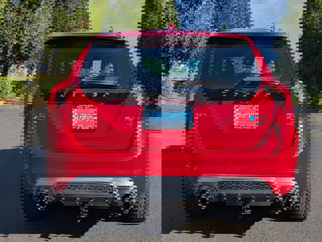 Used 2015 Volvo V60 T6 R-Design Platinum image 6