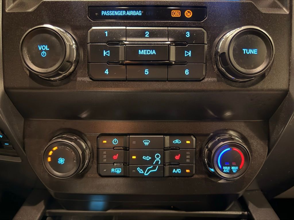 Used 2019 Ford F250 XLT w/ XLT Premium Package AWD/4WD image 25
