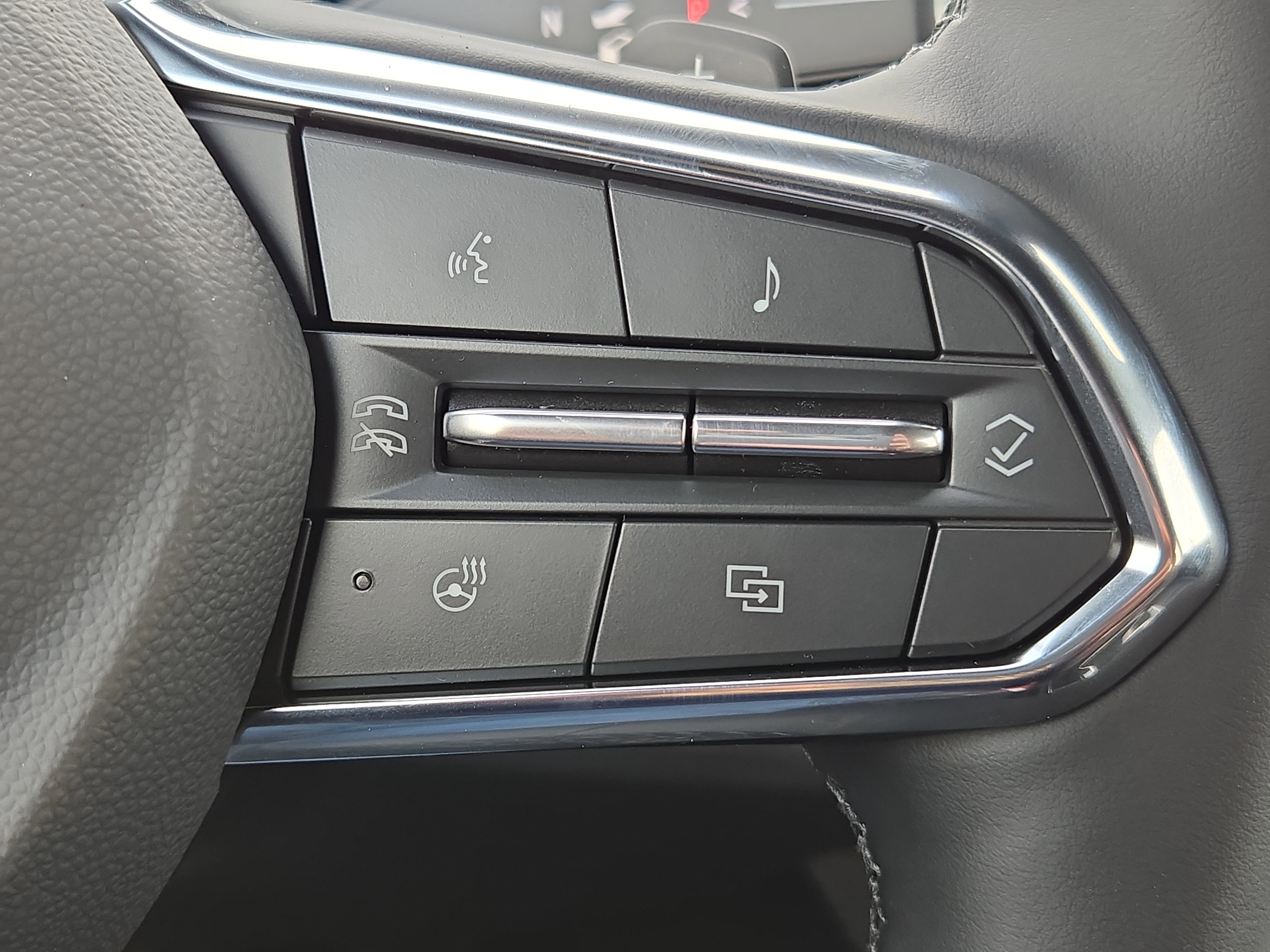 New 2026 Chevrolet Equinox LT image 24