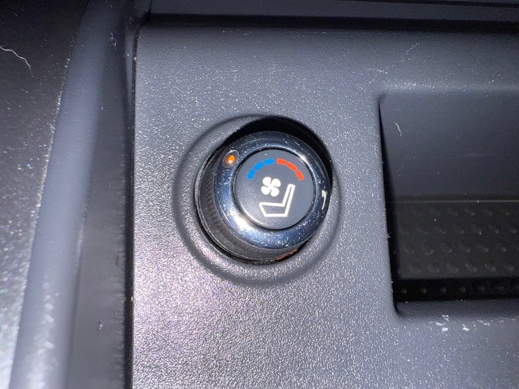 Used 2024 Nissan Titan PRO-4X w/ Pro-4x Convenience Package AWD/4WD image 49