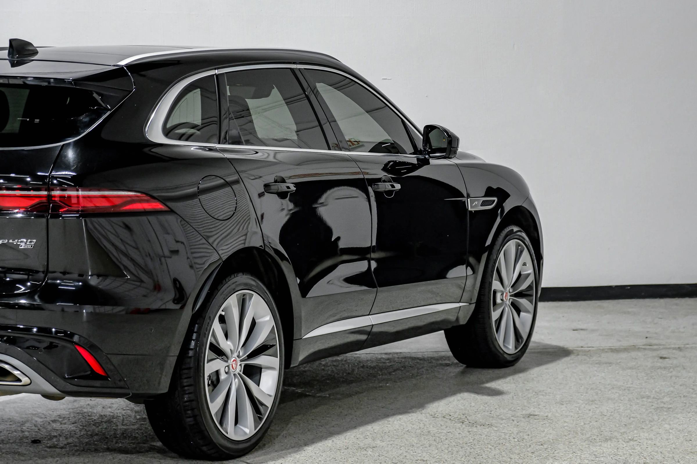 Used 2021 Jaguar F-PACE R-Dynamic S AWD/4WD image 13