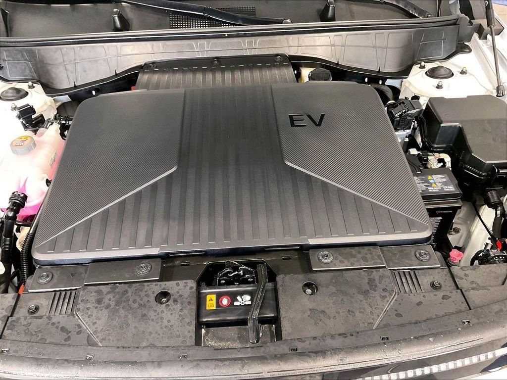Used 2024 Hyundai Kona Limited FWD image 34