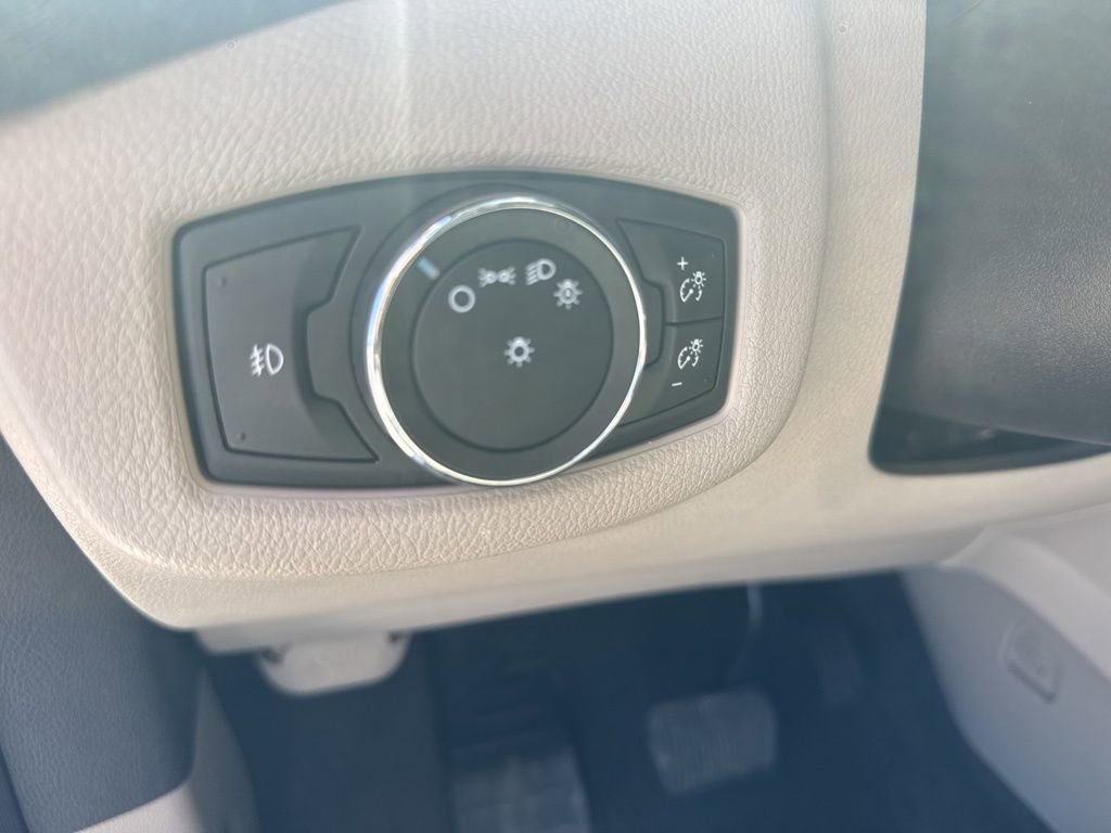 Used 2015 Ford Transit Connect Titanium image 21