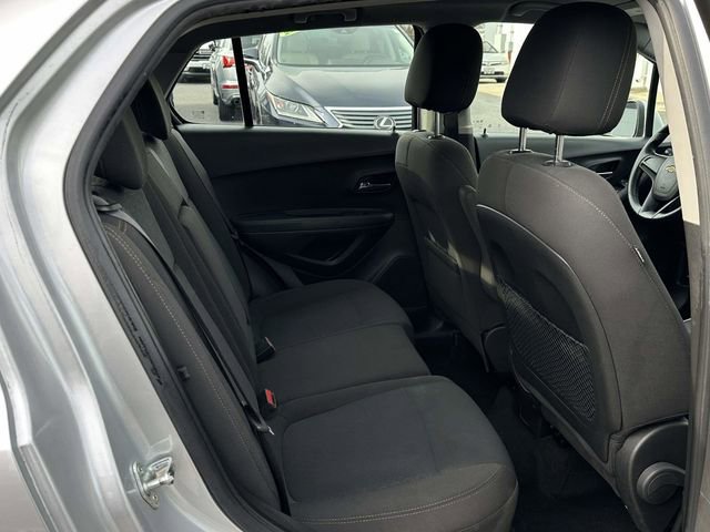 Used 2018 Chevrolet Trax LS image 21