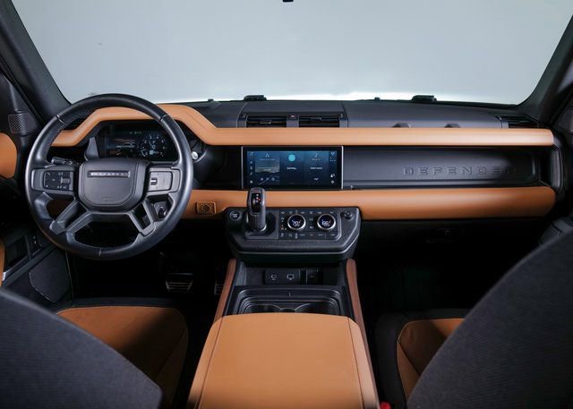 Used 2021 Land Rover Defender 90 X image 4