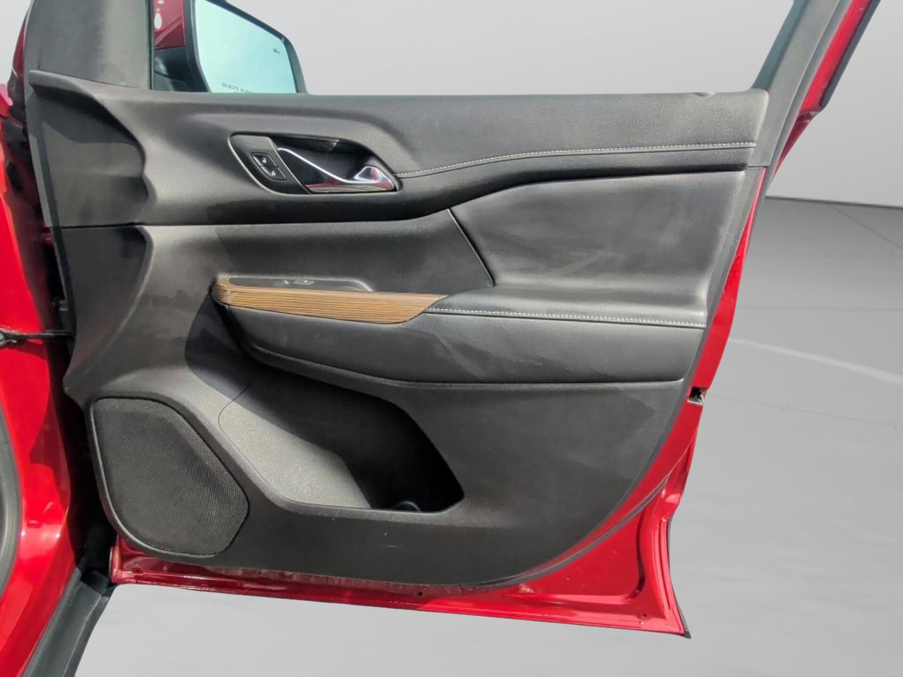 Used 2023 GMC Acadia SLE image 9