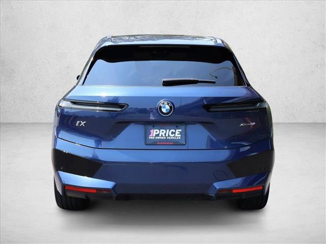 Used 2023 BMW iX xDrive50 w/ Sport Package AWD/4WD image 9