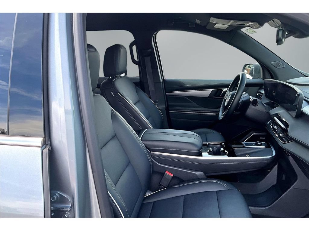 Used 2025 Buick Enclave Preferred AWD/4WD image 27