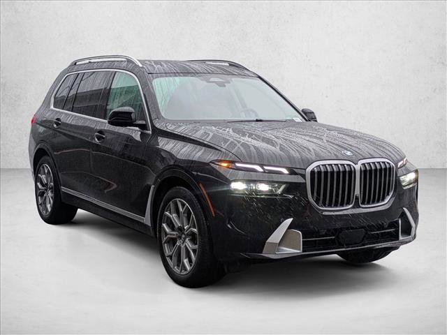 Used 2024 BMW X7 xDrive40i w/ Premium Package image 3
