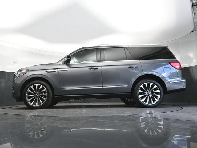 Used 2021 Lincoln Navigator Reserve w/ Luxury Package RWD image 32