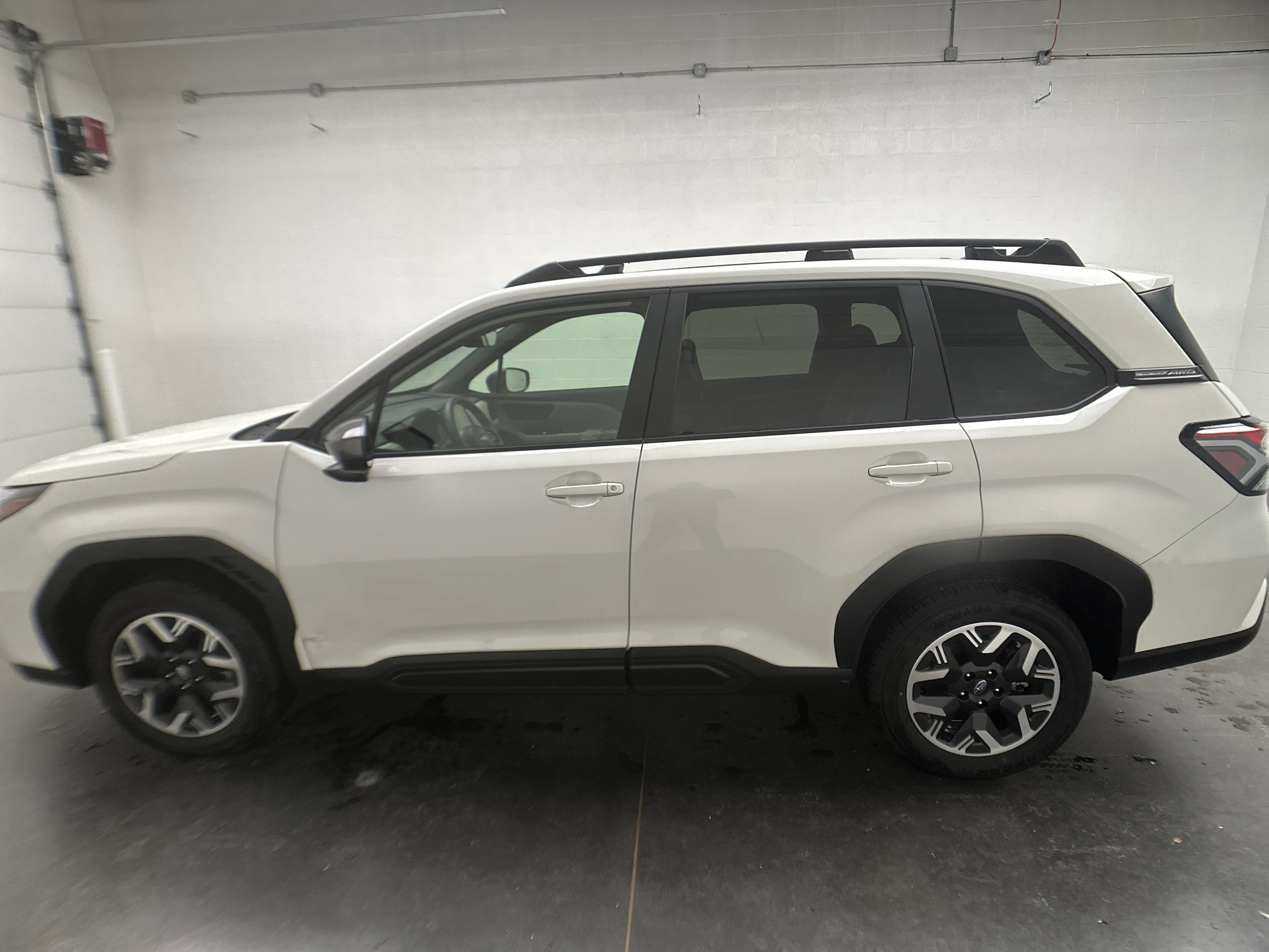 Used 2025 Subaru Forester Premium w/ Convenience Package #1 image 6