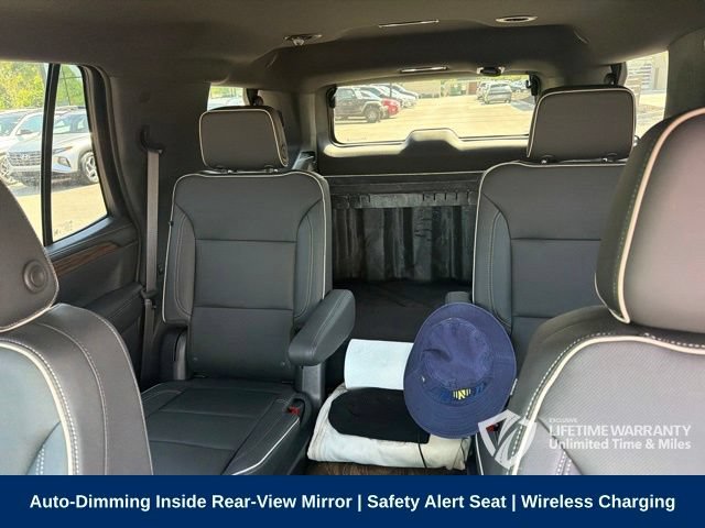 Used 2023 Chevrolet Tahoe Premier AWD/4WD image 13