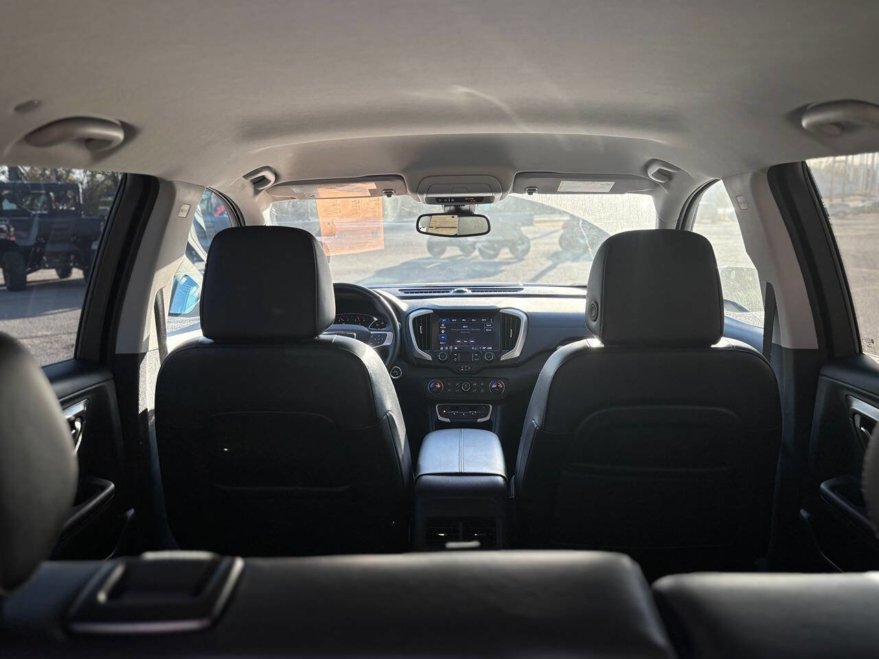 Used 2024 GMC Terrain SLT image 23