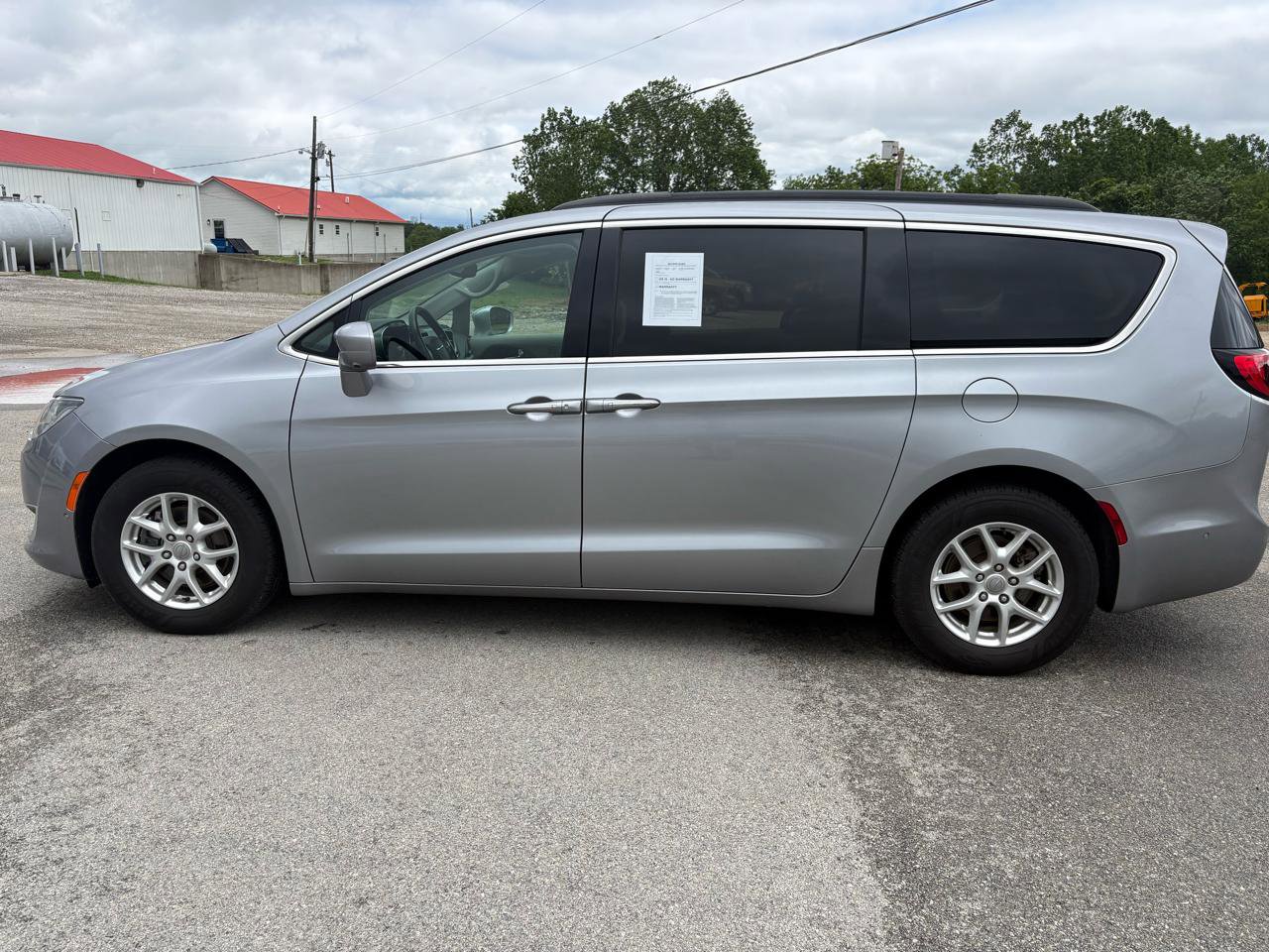 Used 2020 Chrysler Pacifica Touring w/ Advanced Safetytec Group FWD image 6