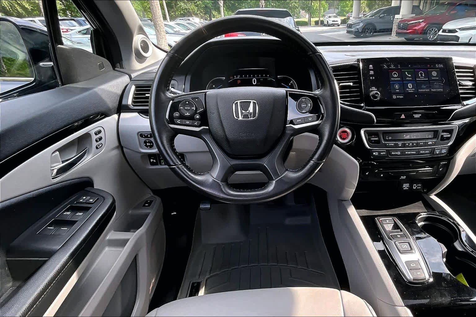 Used 2020 Honda Pilot Touring image 6