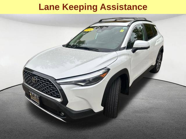 Used 2024 Toyota Corolla Cross XLE w/ Convenience Package AWD/4WD image 5