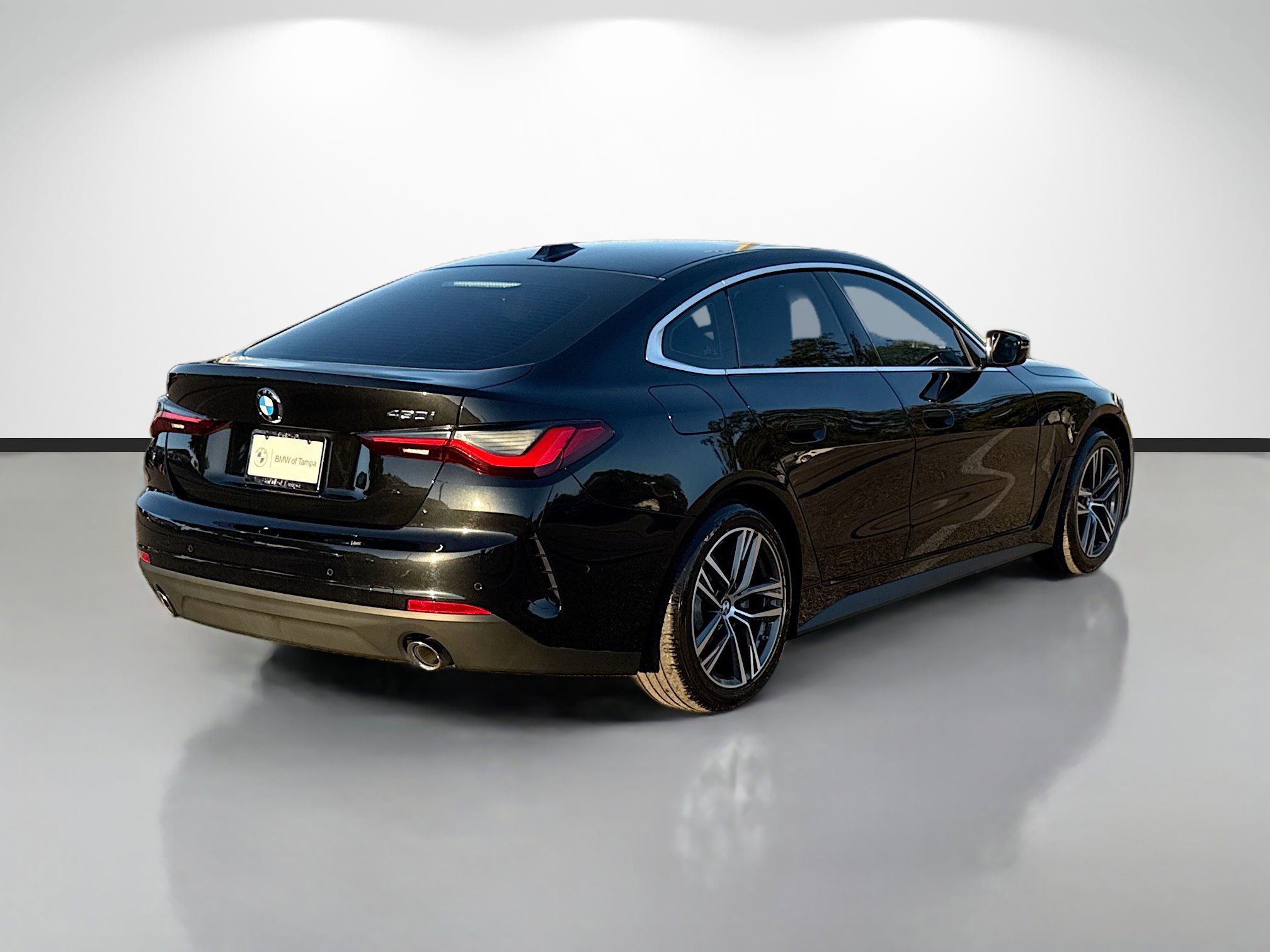 Used 2025 BMW 430i w/ Premium Package image 3